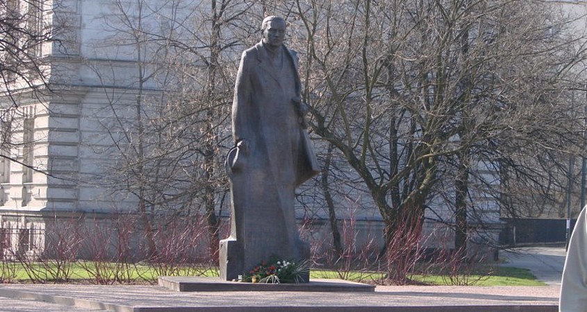 Pomnik Romana Dmowskiego
